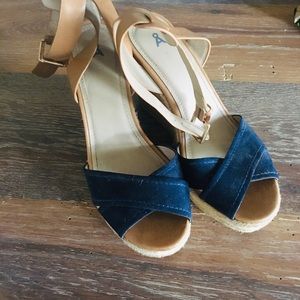 Ahlens (Swedish brand) wedge size 39/US9